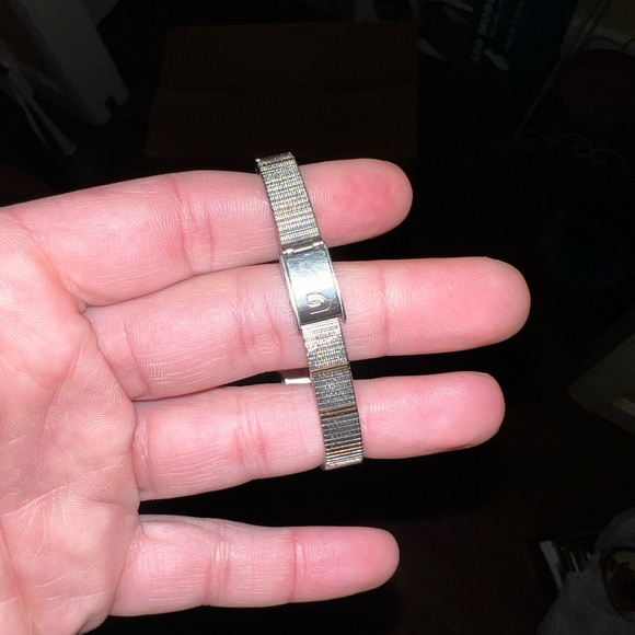 ⭐️Vintage Gruen Slim Silver & Gold Thin Stainless Steel Watch - Picture 13 of 15